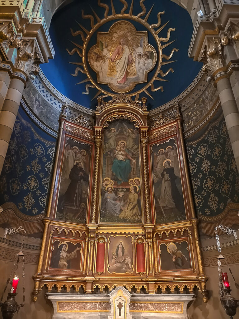 Altare chiesa parrocchiale San Giovanni Battista a Orbassano (TO)