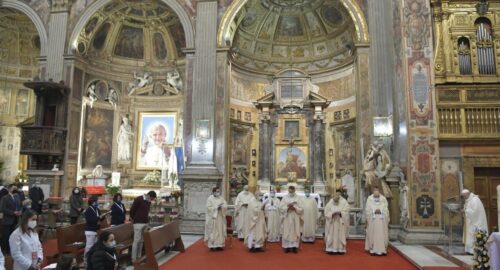 Papa Francesco: i cristiani non restino indifferenti, non vivano una fede a metà